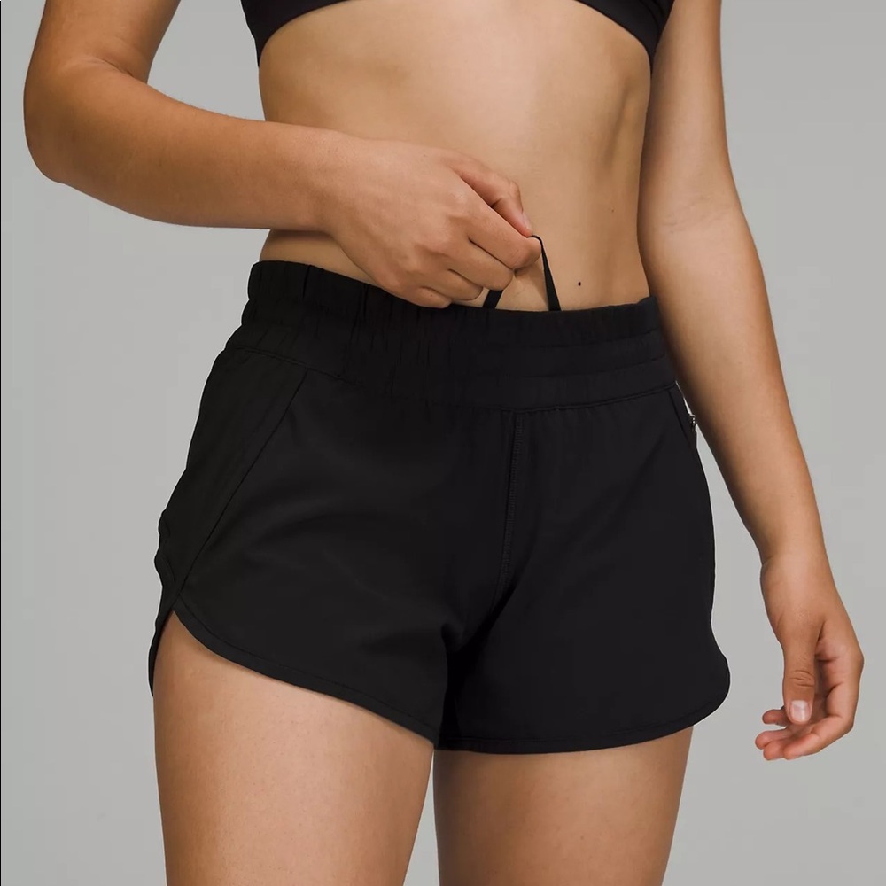 Lululemon Tracker Low-Rise Lined Short 4"